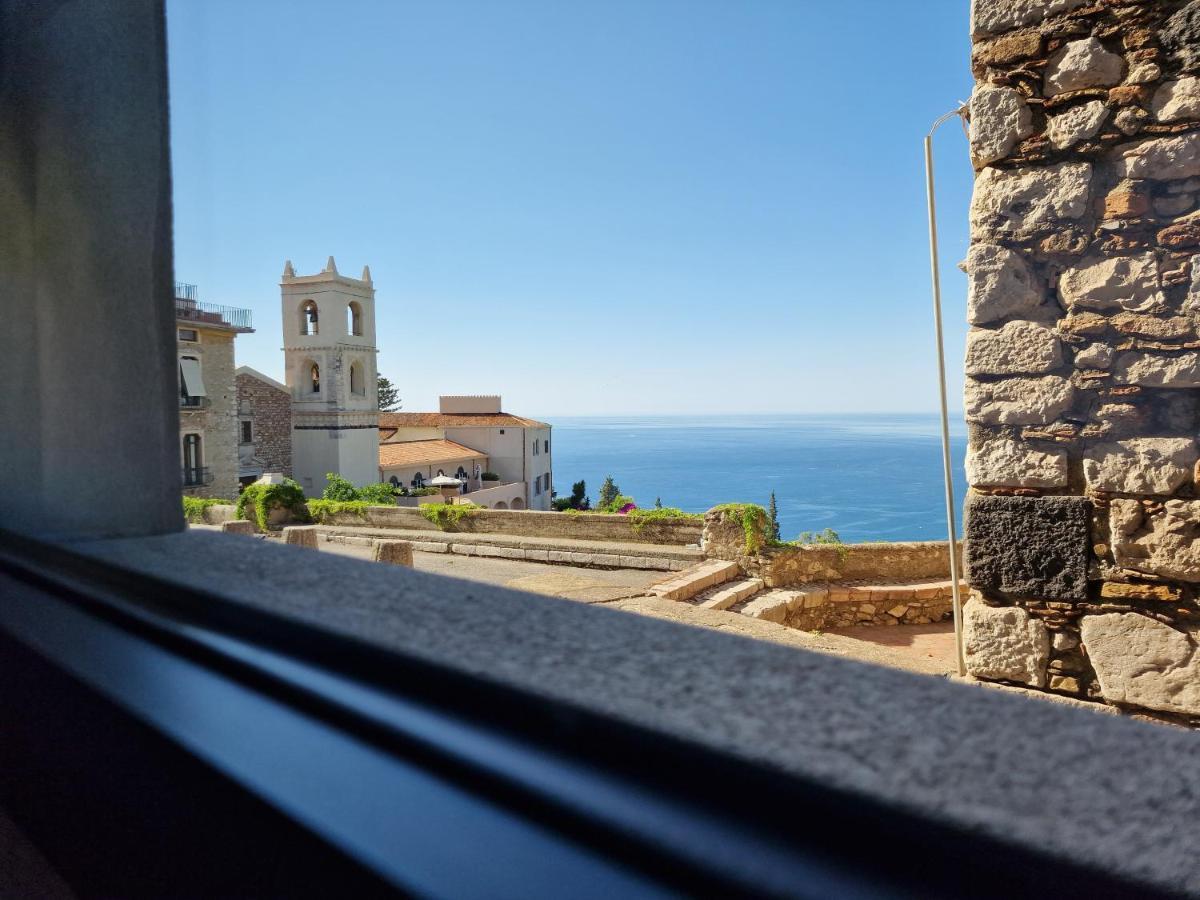 The White Domus Apartman Taormina Kültér fotó