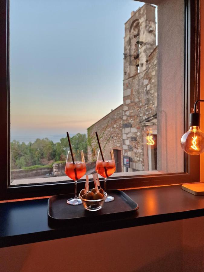 The White Domus Apartman Taormina Kültér fotó
