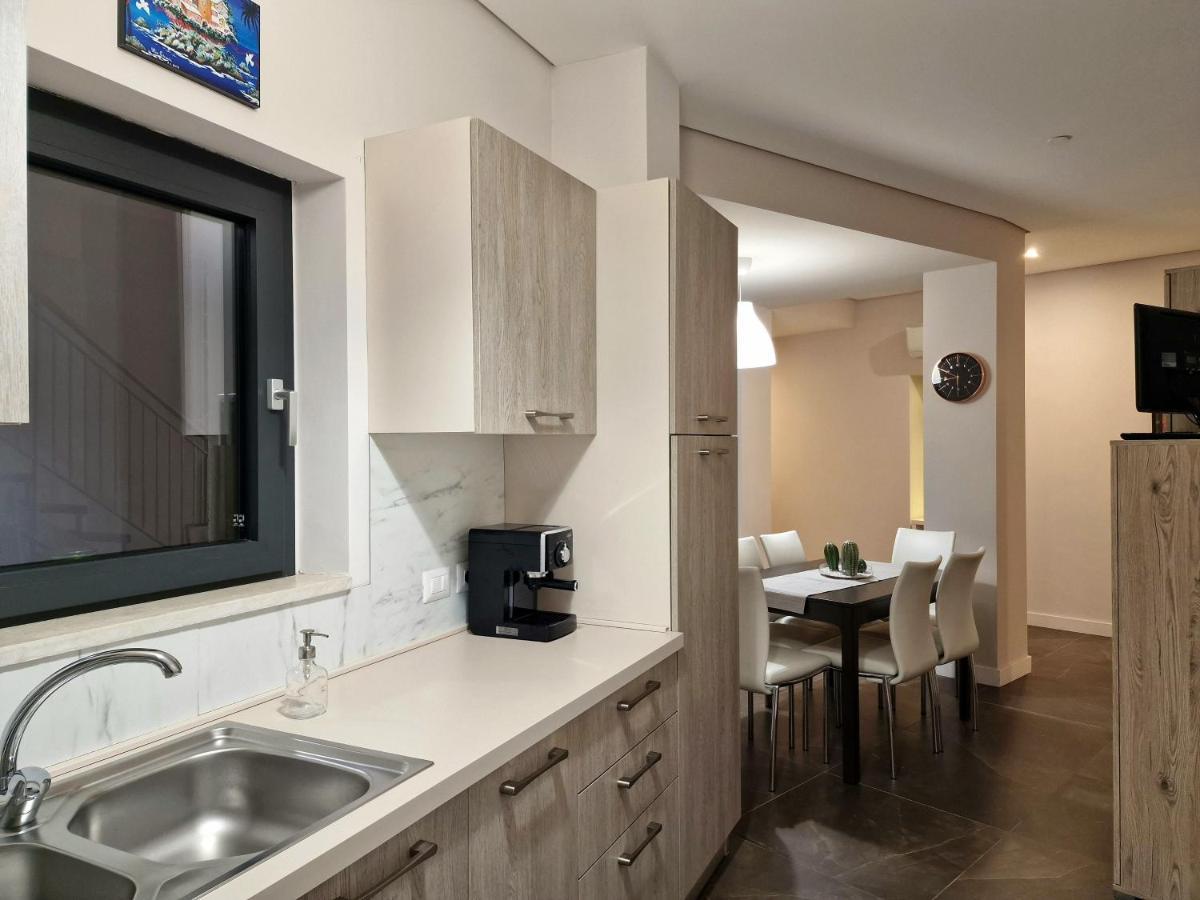 The White Domus Apartman Taormina Kültér fotó